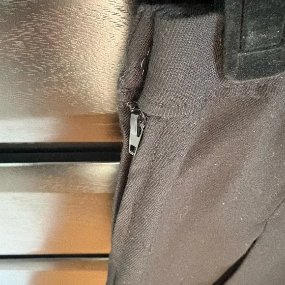 NEW LISTING ✨ Black Mini Skirt - Picture 4 of 4